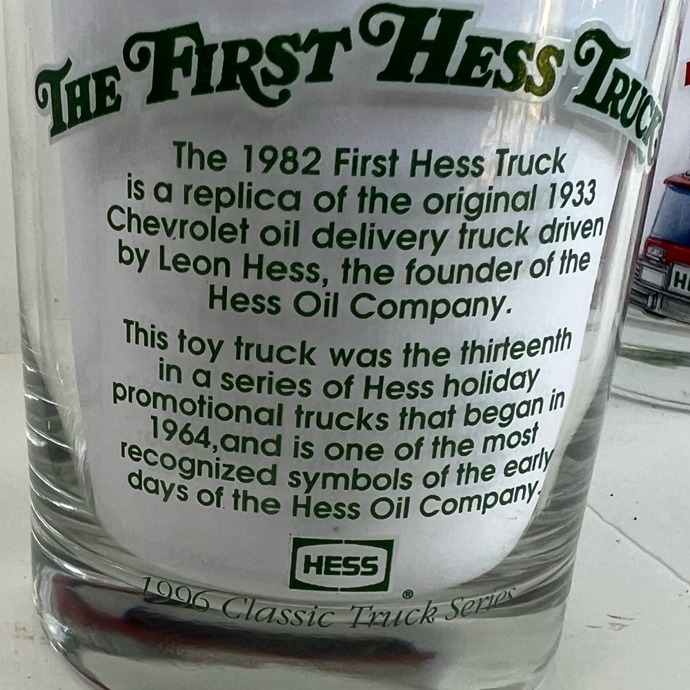 HESS Truck Glass Set - Picture 3 of 5